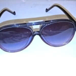 Quay shoreline sunglasses with case
